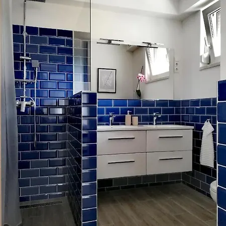 Happy Apartment *
